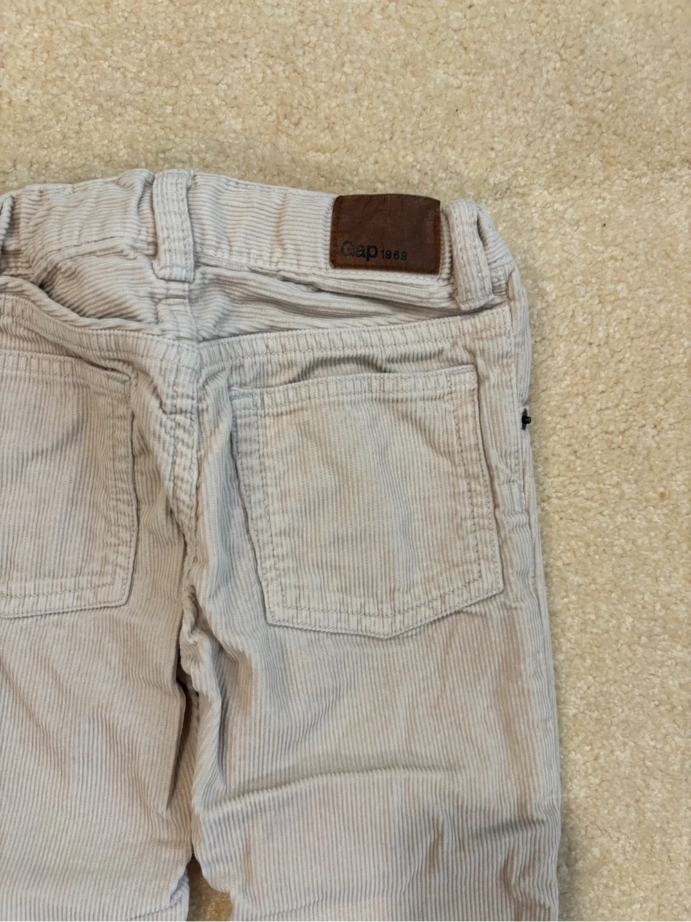 GAP tan beige